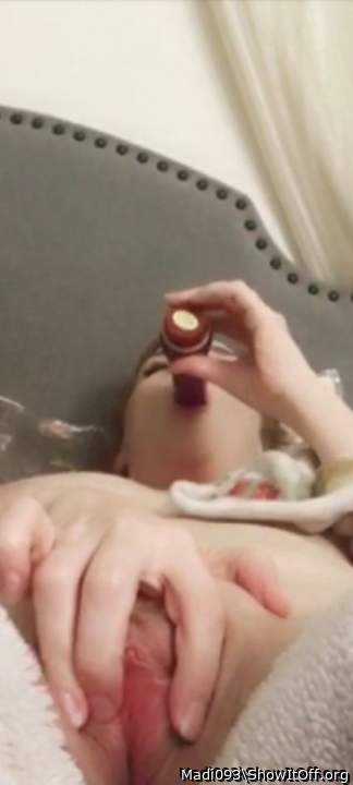 Can I please have a taste of it?Sweet looking pussy