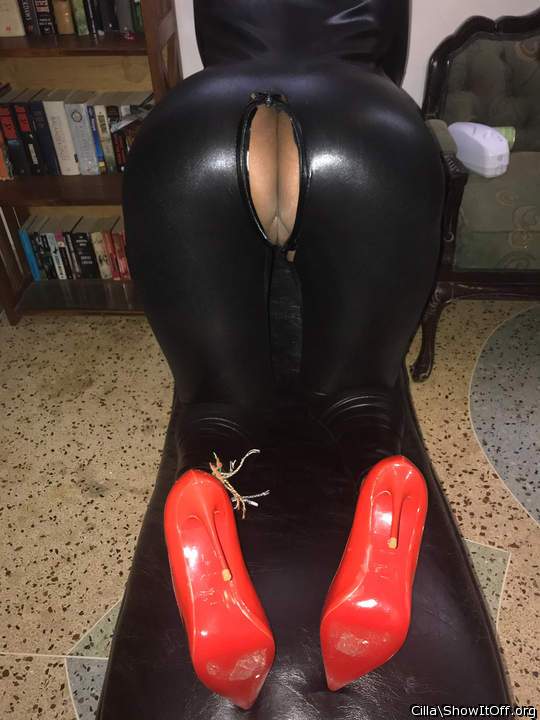 Wanna fuck both holes 