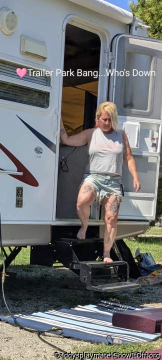 Adult image from Daddysplaymate