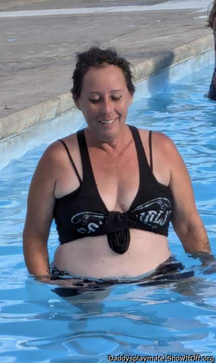 You are hot, I'd love to see you in some sexy revealing biki