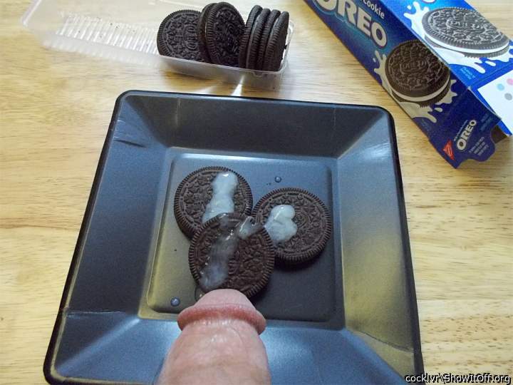 So very delicious, awesome amount of cum on three cookies!  