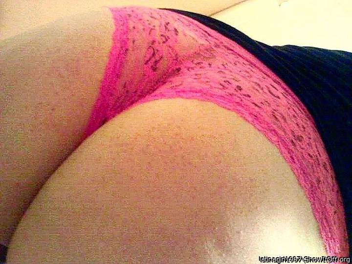 mmm what a fabulous looking ass you have. Lovely pink pantie