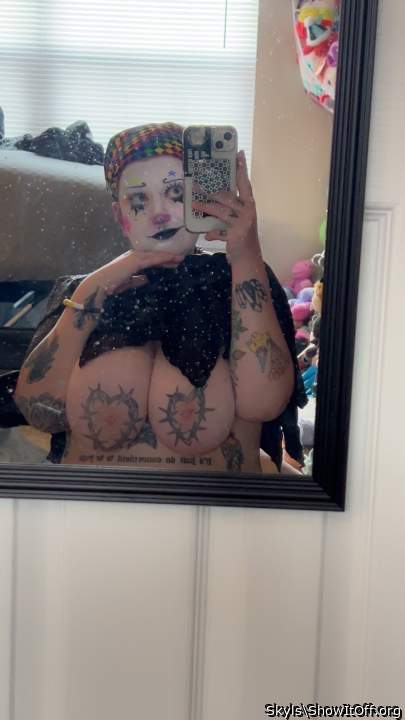 Beautiful tits! Love the clown look hahaha