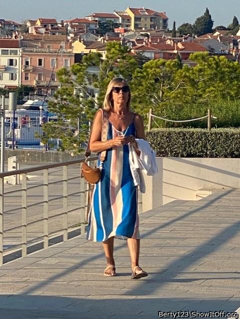 Adult image from Berty123