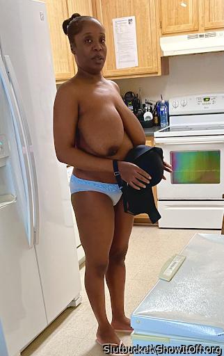 Slut Alberta Green: I like getting tributes n my mailbox. Make some with my pics