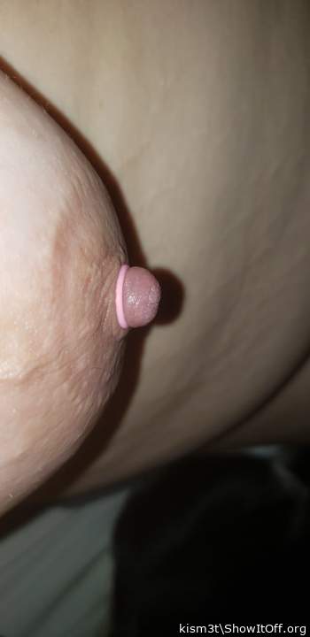 Oh Lord that is a vers sexy nipple, total turn on!!