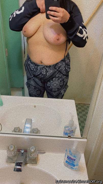 Photo of boobs from Jadiemaedie