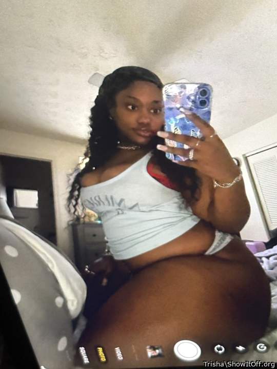 Curvy chocolate