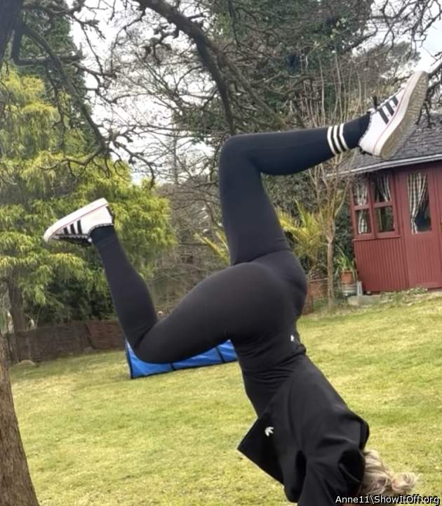 Love to eat that pussy in this exact position looks like a d