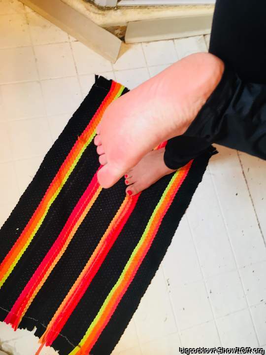 Can i cum exactly there on your amazing sole?