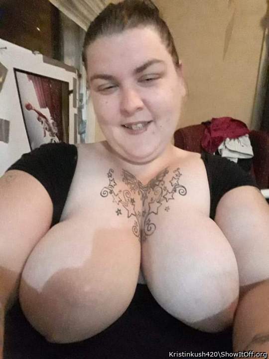 love those hot boobs