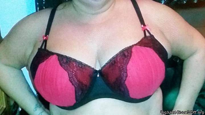 Oh baby, take it off and show them big gorgeous tits.    