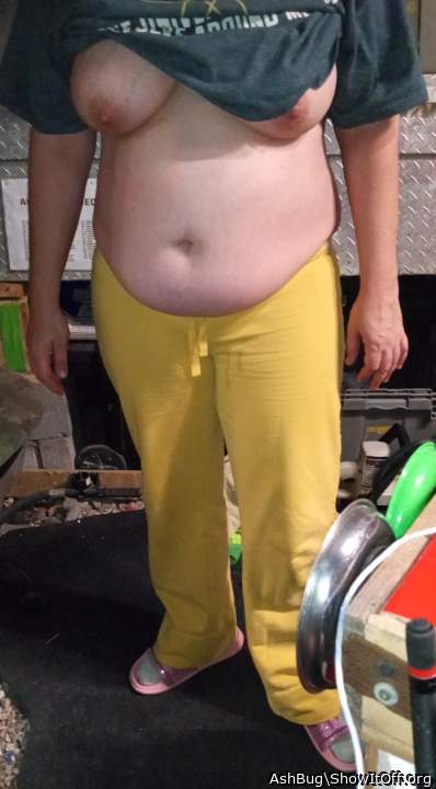 Nice Body, beautiful huge Tits!!! I would like to make your 