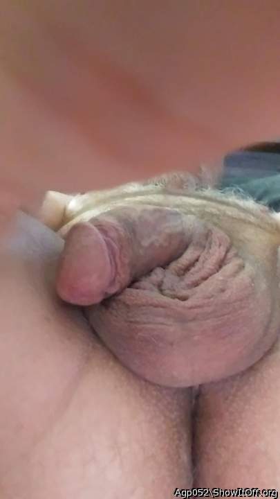 Very nice looking cock.  Love to play with it and feel it ge