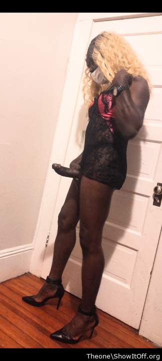 I need one of u fag ass DL dudes to cum suck my big black Dick