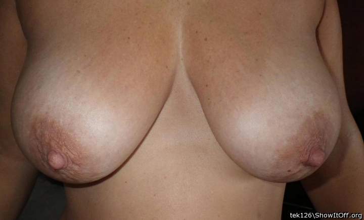 nice tits and suck able nipples