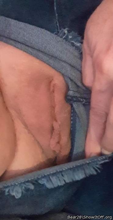 Mmmm fuck yes lovely juicy smooth cunt   