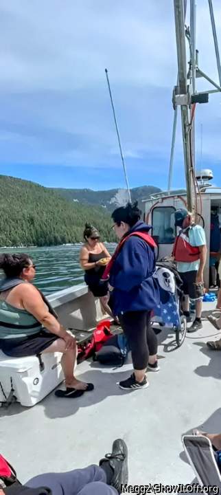 out for a boat ride! like my sexy tight leggings?