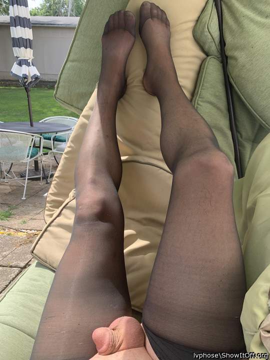 Hmm love that big balls and big head! Like to suck all your 