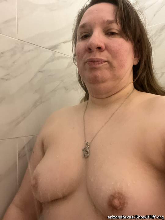 Give me those great nipples to suck on