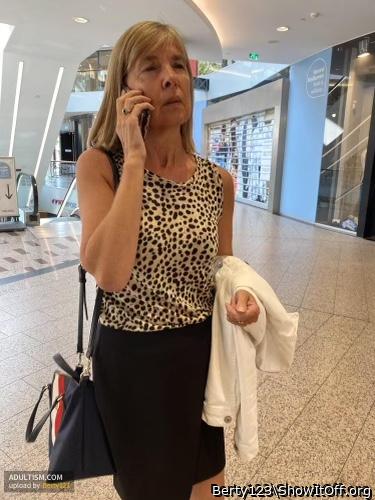 Adult image from Berty123